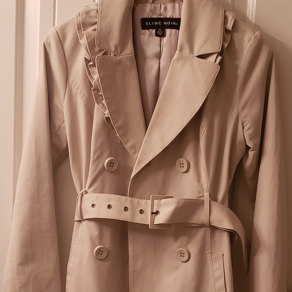 Blanc Noir Women's Cream Trench Coat